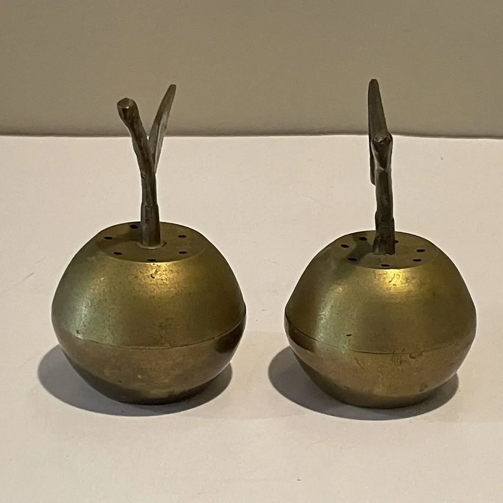 Vintage Brass Apples Salt &‎ Pepper Shakers